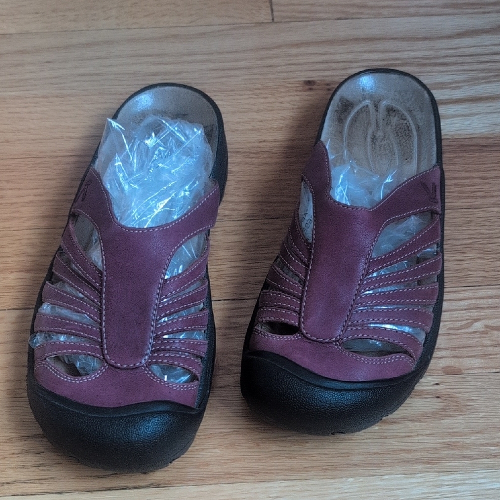 Keen Sandals - size 7
